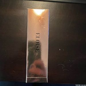 Elouise Get Gleaming body glow illuminator